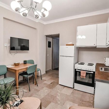 Tip Top Apartment Chalkida Bagian luar foto