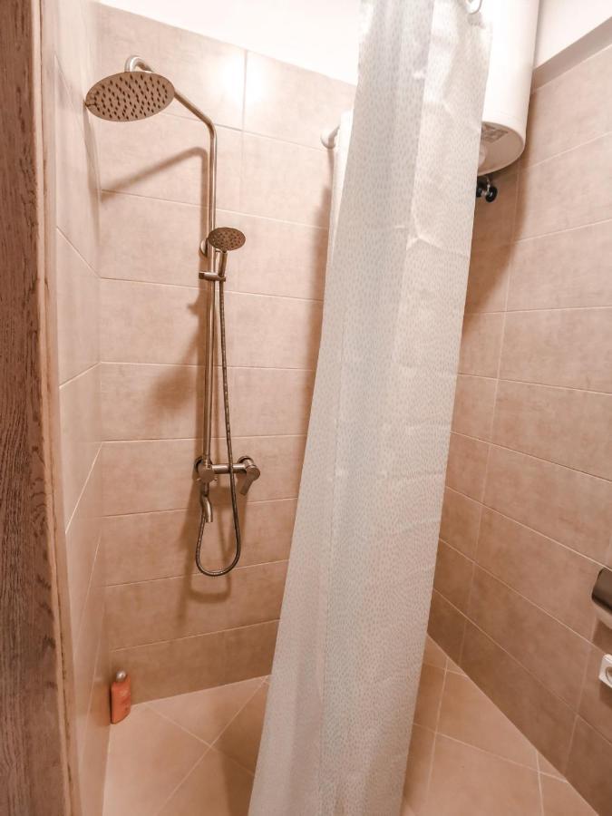 Tip Top Apartment Chalkida Bagian luar foto