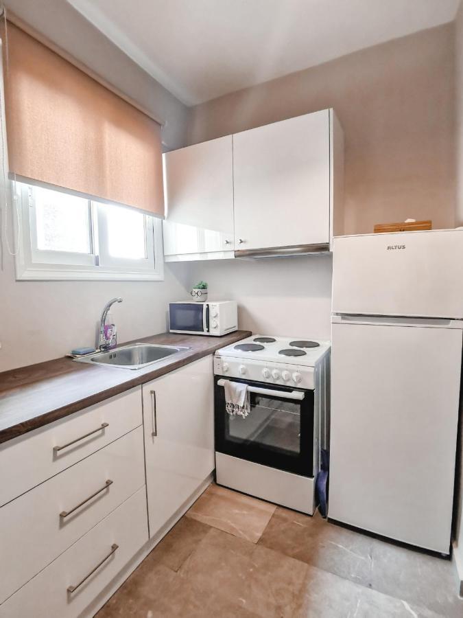 Tip Top Apartment Chalkida Bagian luar foto