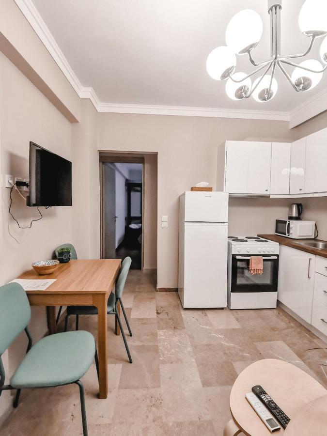 Tip Top Apartment Chalkida Bagian luar foto