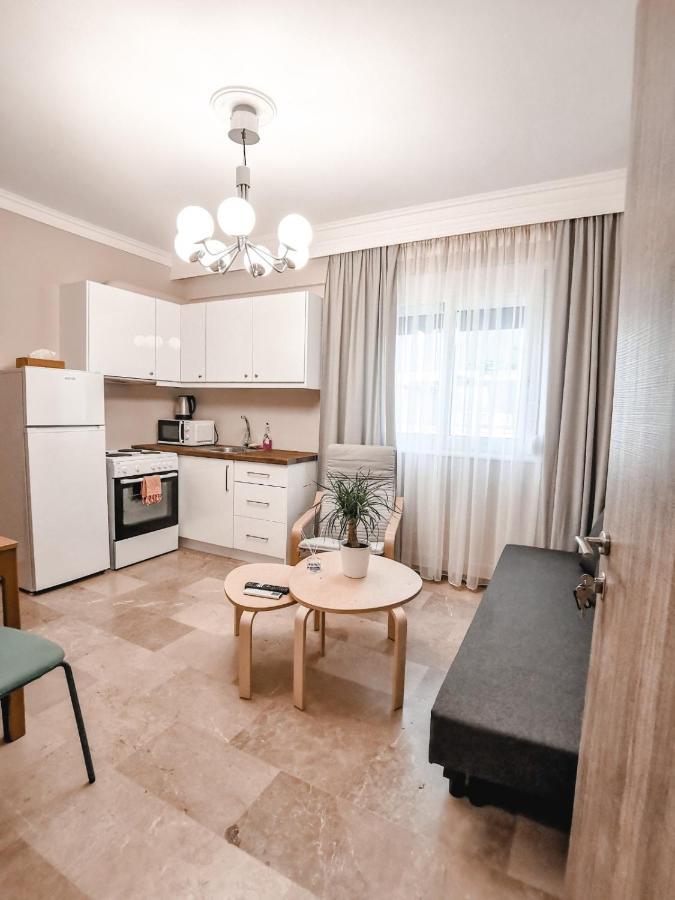 Tip Top Apartment Chalkida Bagian luar foto