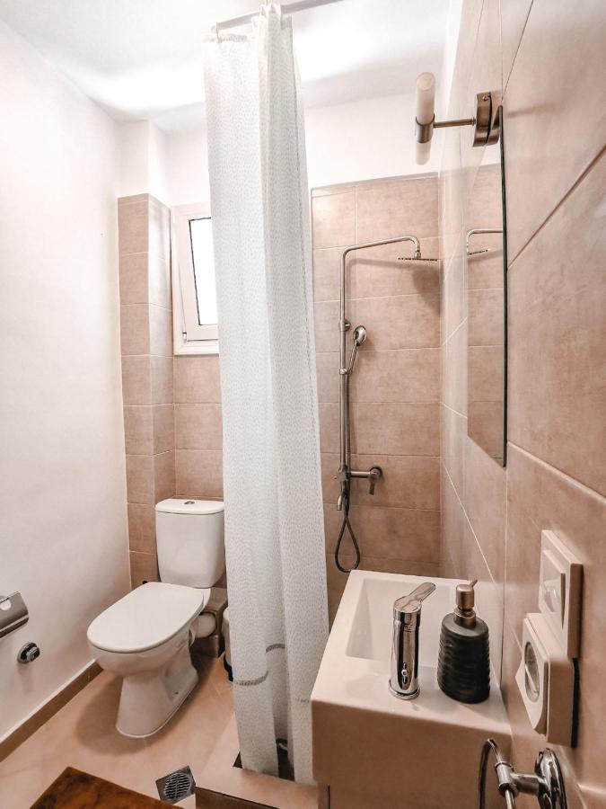 Tip Top Apartment Chalkida Bagian luar foto
